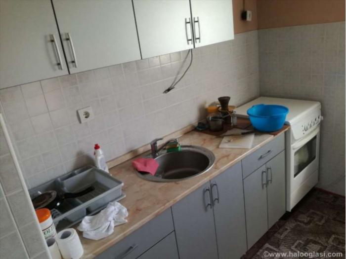 prodajem kuću u kaluđerici besplatni mali oglasi