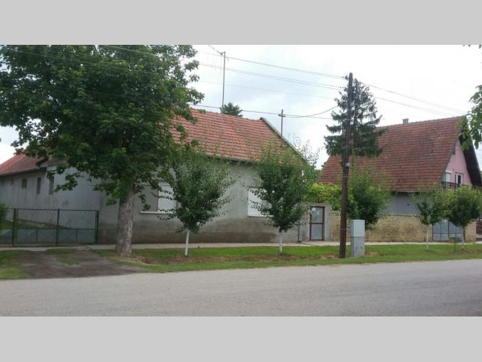 prodajem kuću u zmajevu na 24km od novog sada besplatni mali oglasi