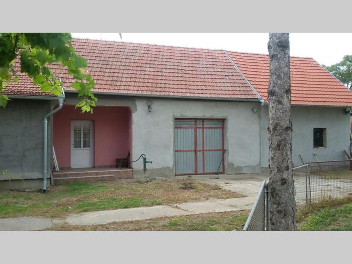 prodajem kuću u zmajevu na 24km od novog sada besplatni mali oglasi