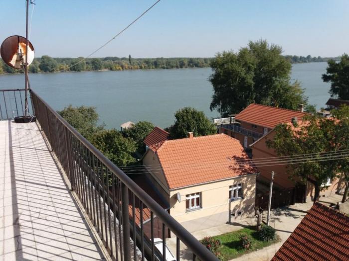 prodaja stana u starom slankamenu, direktno od vlasnika, odmah useljiv besplatni mali oglasi