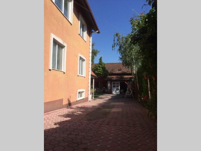 dve kuće u strogom centru poslovni prostor besplatni mali oglasi
