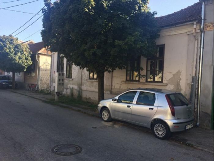 kuća u centru grada besplatni mali oglasi