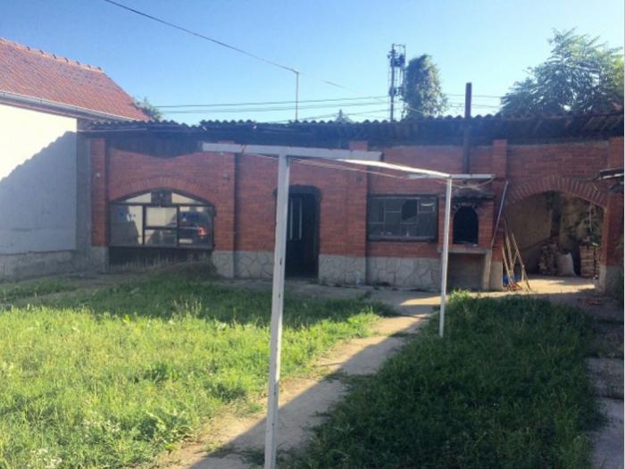 kuća u centru grada besplatni mali oglasi