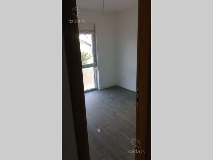 prodajem povoljno apartman na zlatiboru besplatni mali oglasi