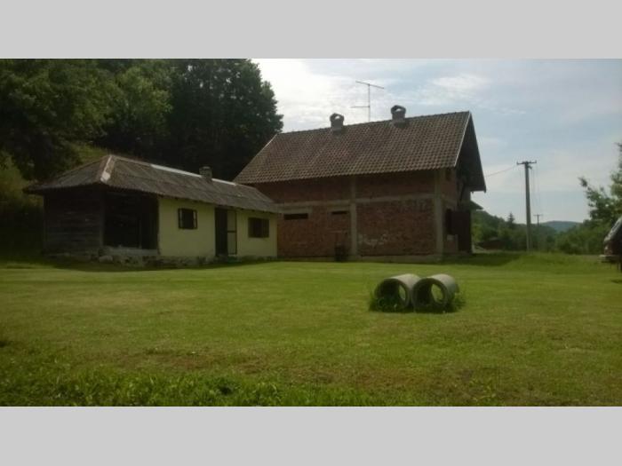 prodajem novu kuću, kompletno imanje gornji milanovac besplatni mali oglasi