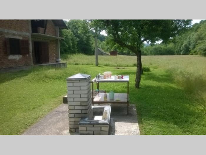 prodajem novu kuću, kompletno imanje gornji milanovac besplatni mali oglasi
