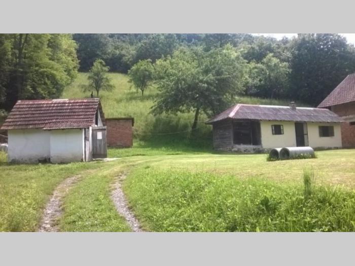 prodajem novu kuću, kompletno imanje gornji milanovac besplatni mali oglasi