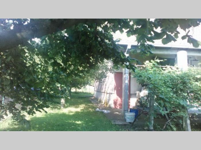 zvečka, obrenovac kuća sa okućnicom besplatni mali oglasi