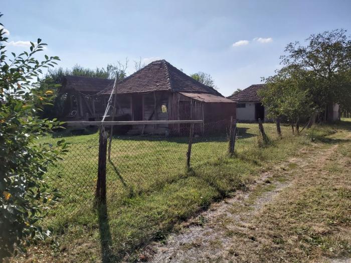 kuća sa imanjem besplatni mali oglasi