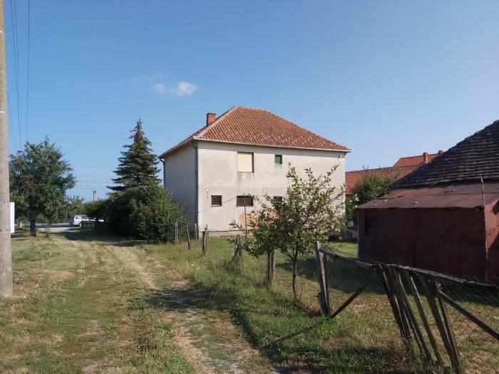 kuća sa imanjem besplatni mali oglasi