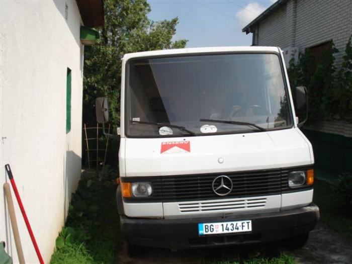 mercedes 508 kombi sa opremom besplatni mali oglasi