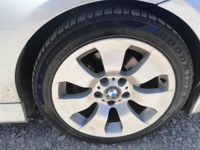 bmw 320 2,0 d besplatni mali oglasi