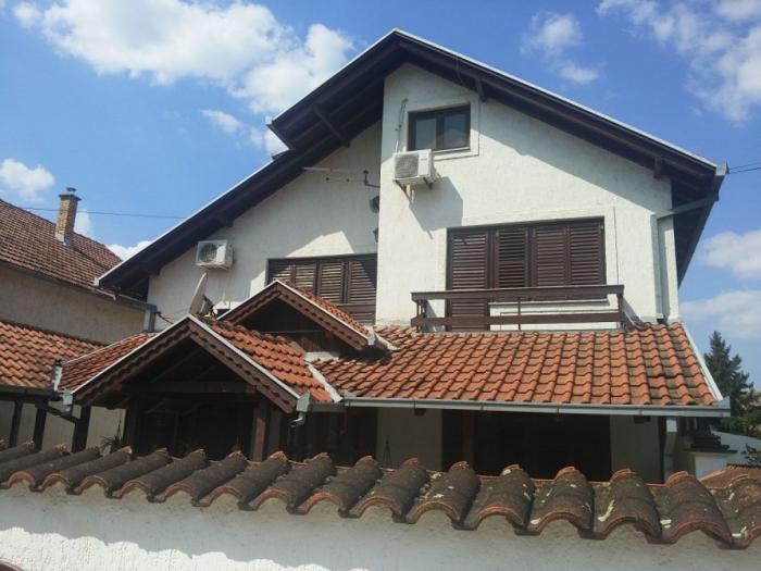 prodaja kuća u bačkom jarku, centar besplatni mali oglasi