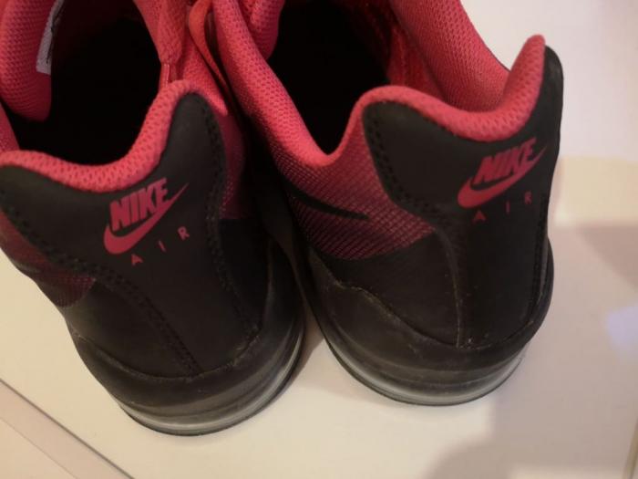 patike nike, broj 38,5 kao nove, vrlo očuvane besplatni mali oglasi