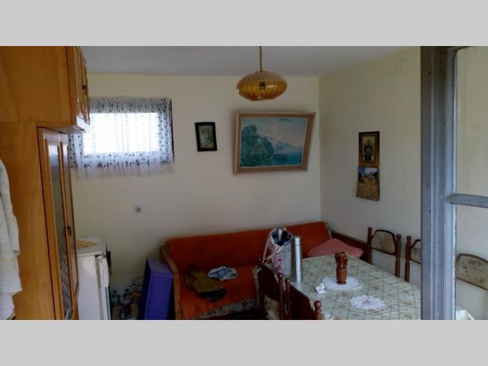 kuća sa zemljišem besplatni mali oglasi