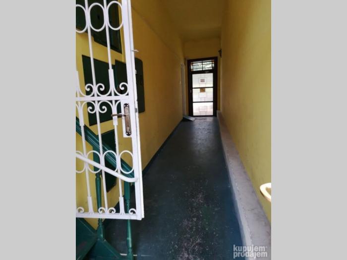 izdajem poslovni prostor zemun, centar besplatni mali oglasi