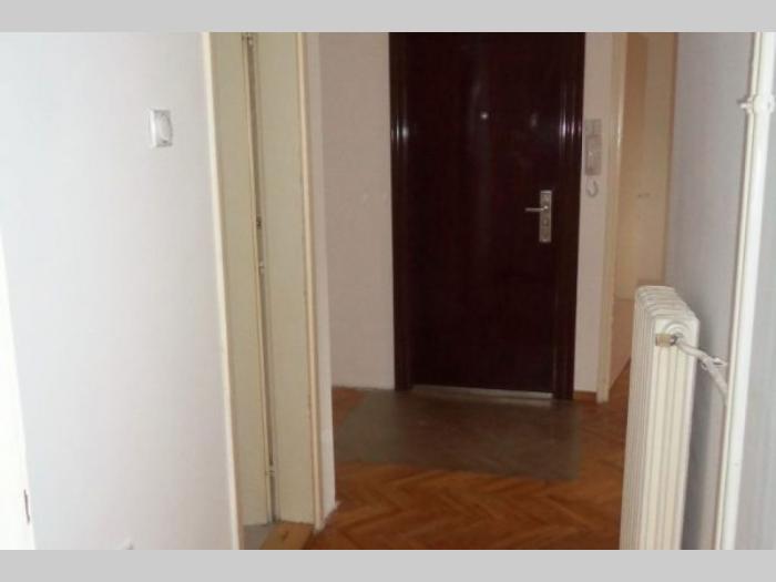prodajem trosoban stan na bulevaru besplatni mali oglasi