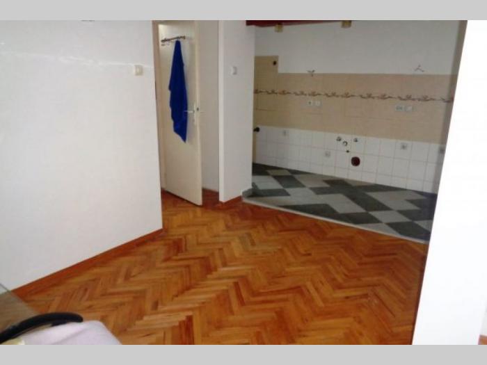 prodajem trosoban stan na bulevaru besplatni mali oglasi