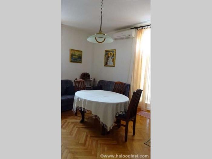 izdajem dvoiposoban stan na zvezdari besplatni mali oglasi