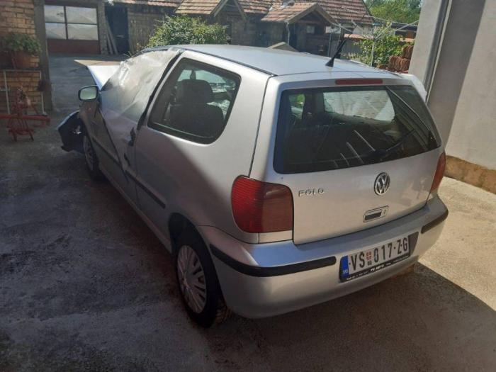 volkswagen polo ( 2001) havarisan auto besplatni mali oglasi