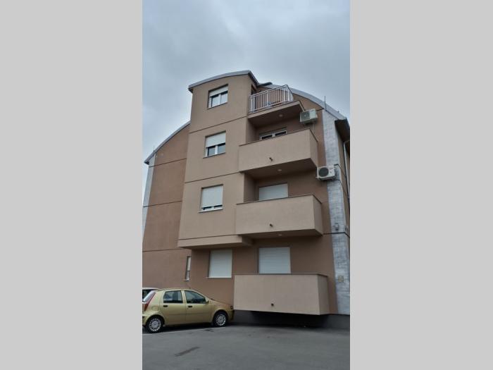 prodajem stan u železniku besplatni mali oglasi