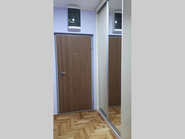 prodajem stan u železniku besplatni mali oglasi