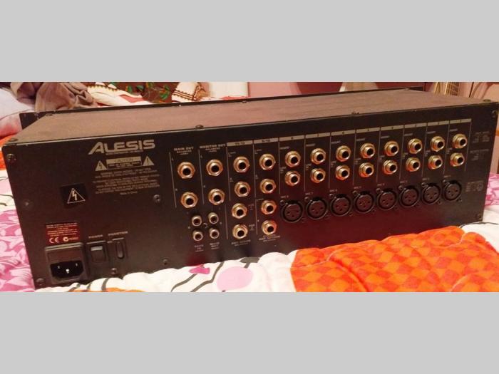 alesis studio 12 r mikseta besplatni mali oglasi