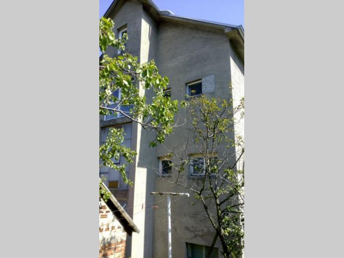 izdajem kuću u sremčici besplatni mali oglasi