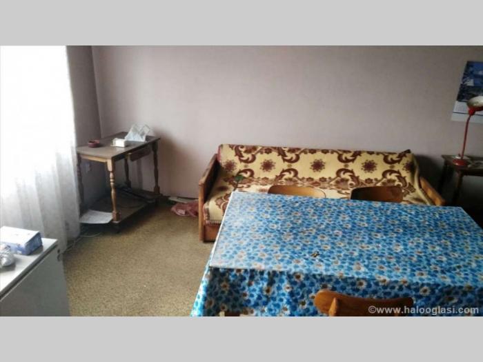 kuća sa pomoćnim objektima i 52 ara placa besplatni mali oglasi