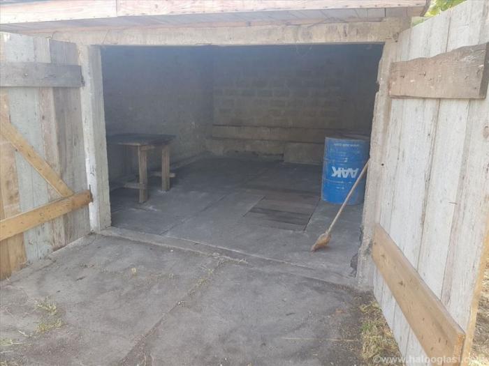uknjižen 1 5 stan sa dvorištem, garažom besplatni mali oglasi