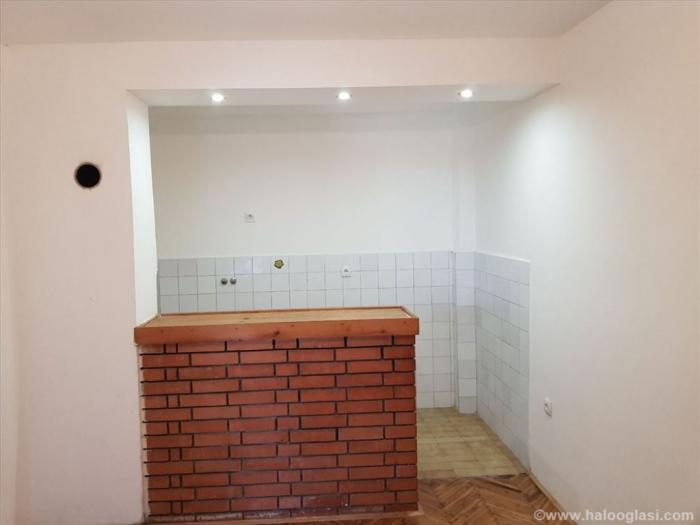 uknjižen 1 5 stan sa dvorištem, garažom besplatni mali oglasi