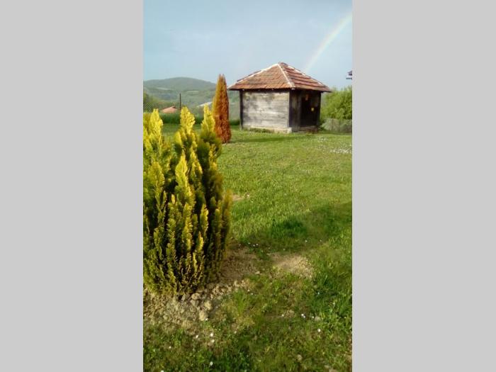 prodajem kuću u koštunićima besplatni mali oglasi