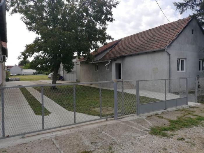 prodajem povoljno kuću u veterniku besplatni mali oglasi