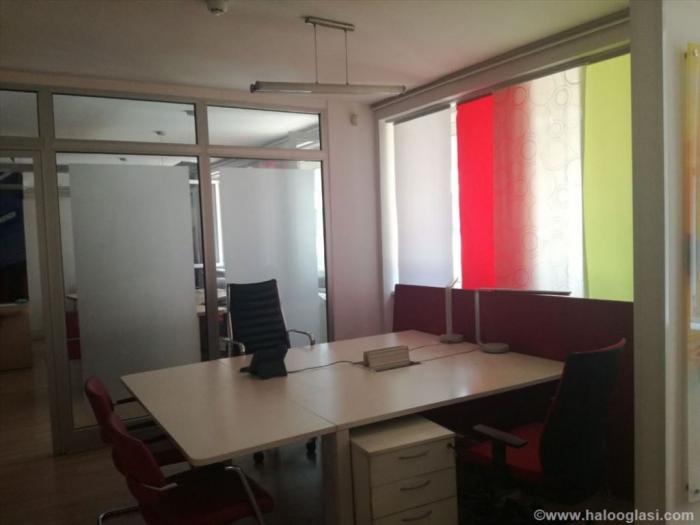 reprezentativni pp,strogi centar, 5 parking mesta besplatni mali oglasi