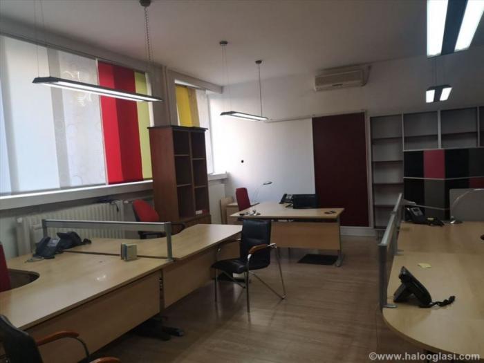 reprezentativni pp,strogi centar, 5 parking mesta besplatni mali oglasi