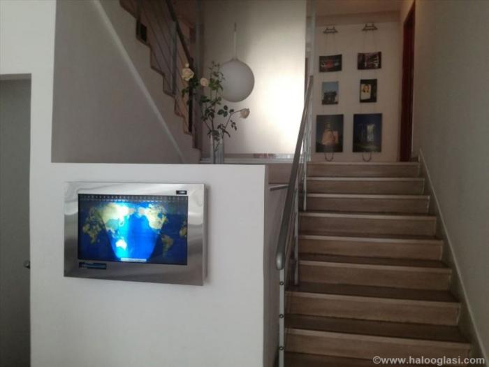 reprezentativni pp,strogi centar, 5 parking mesta besplatni mali oglasi