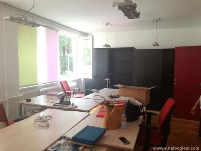 reprezentativni pp,strogi centar, 5 parking mesta besplatni mali oglasi