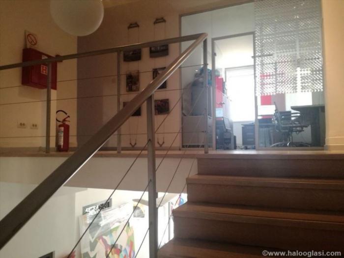 reprezentativni pp,strogi centar, 5 parking mesta besplatni mali oglasi