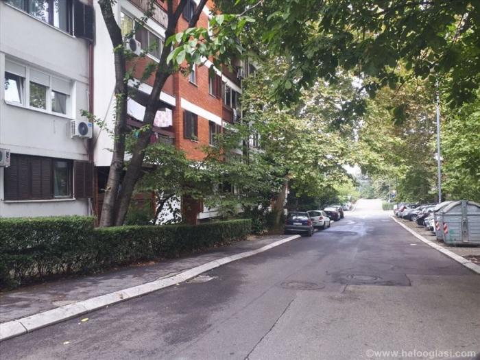 odličan stan, 50m2, renoviran, uknjižen, mirijevo pijaca besplatni mali oglasi
