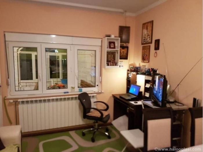 prodajem višenamensku kuću u kaću besplatni mali oglasi