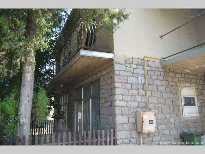 spratna kuća sa lokalom na glavnom putu besplatni mali oglasi