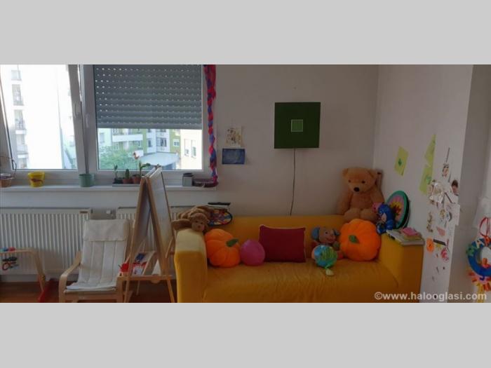 prodajem stan sa garažom novi sad grbavica besplatni mali oglasi