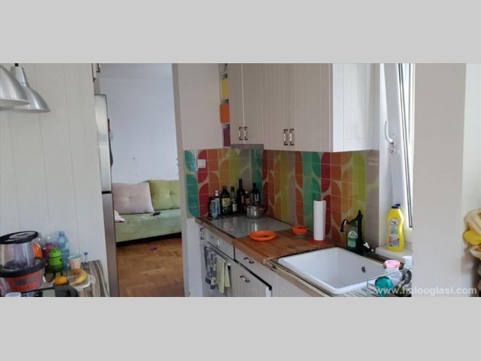 prodajem stan sa garažom novi sad grbavica besplatni mali oglasi