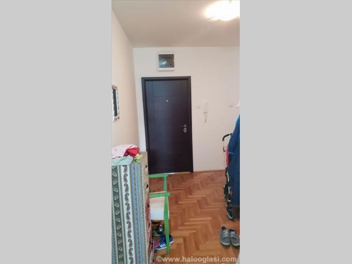 prodajem stan sa garažom novi sad grbavica besplatni mali oglasi