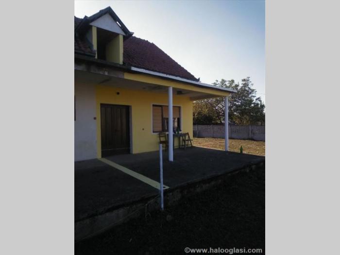 polovina kuće, plac 6 50 ari selo skobalj besplatni mali oglasi