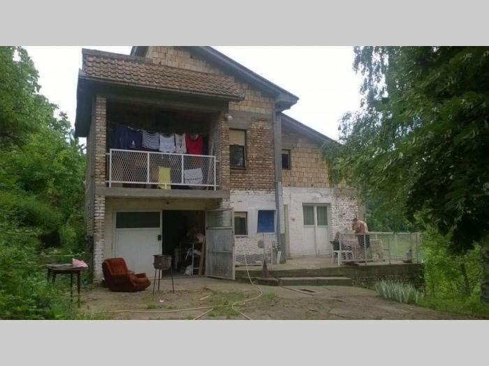 prodajem kuću u sremčici besplatni mali oglasi