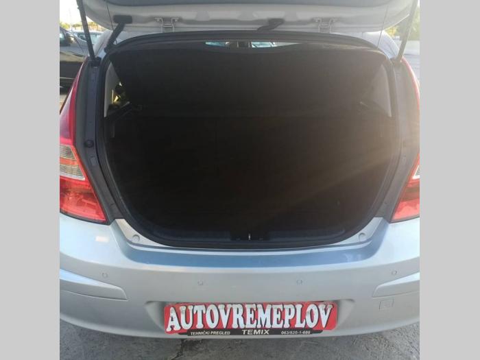 hyundai i30 1 6crdi besplatni mali oglasi