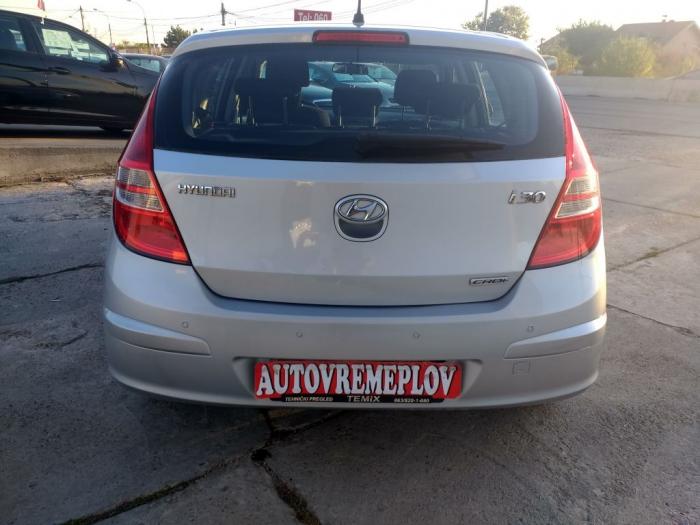 hyundai i30 1 6crdi besplatni mali oglasi
