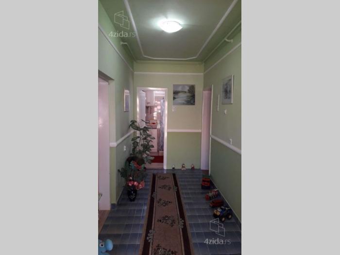 dve kuće na jednom placu sremska mitrovica besplatni mali oglasi