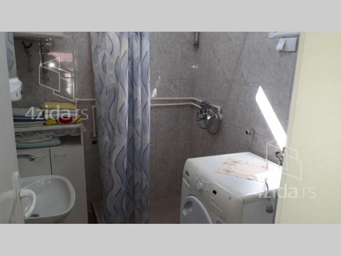 dve kuće na jednom placu sremska mitrovica besplatni mali oglasi